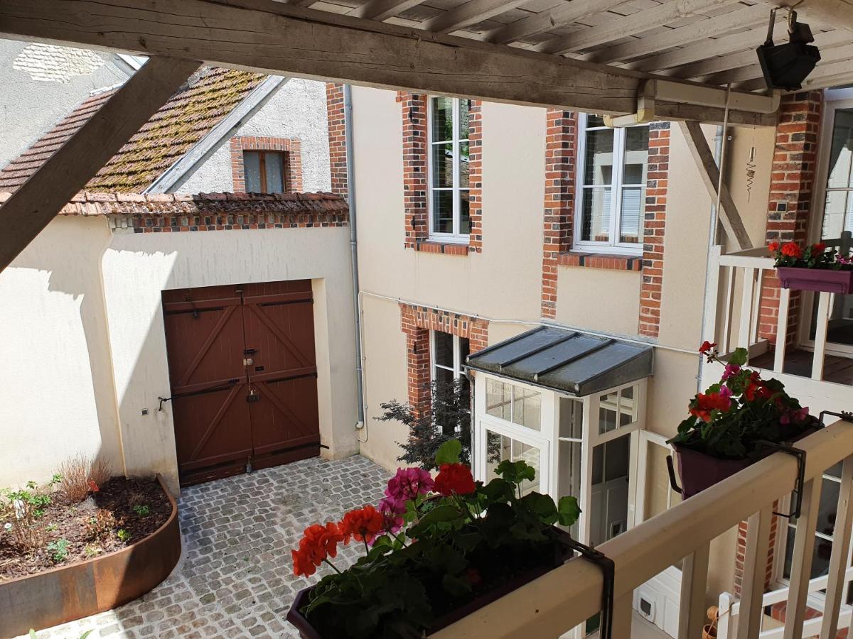 Bed and Breakfast La Cour Des Marotiers Mareuil-sur-Ay Exterior foto
