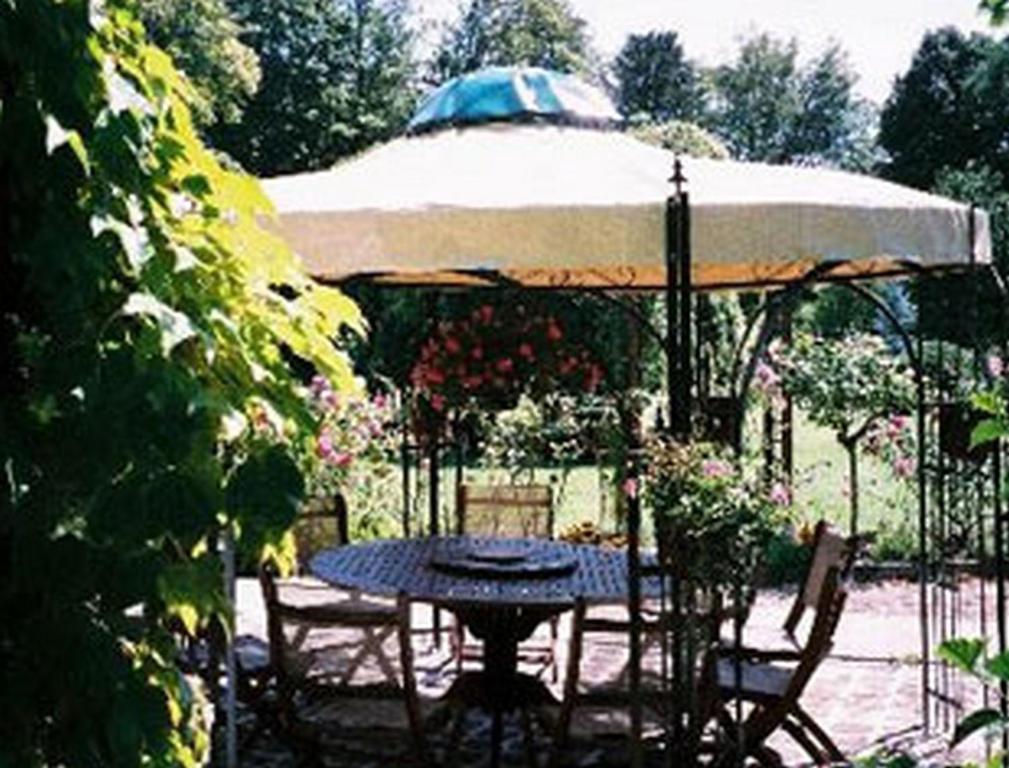 Bed and Breakfast La Cour Des Marotiers Mareuil-sur-Ay Exterior foto